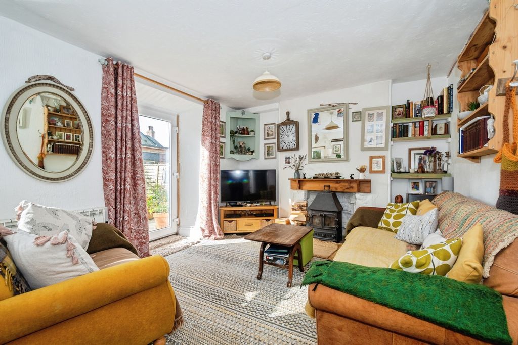 Property photo 2 of 20 Pbox-Img.Jpg