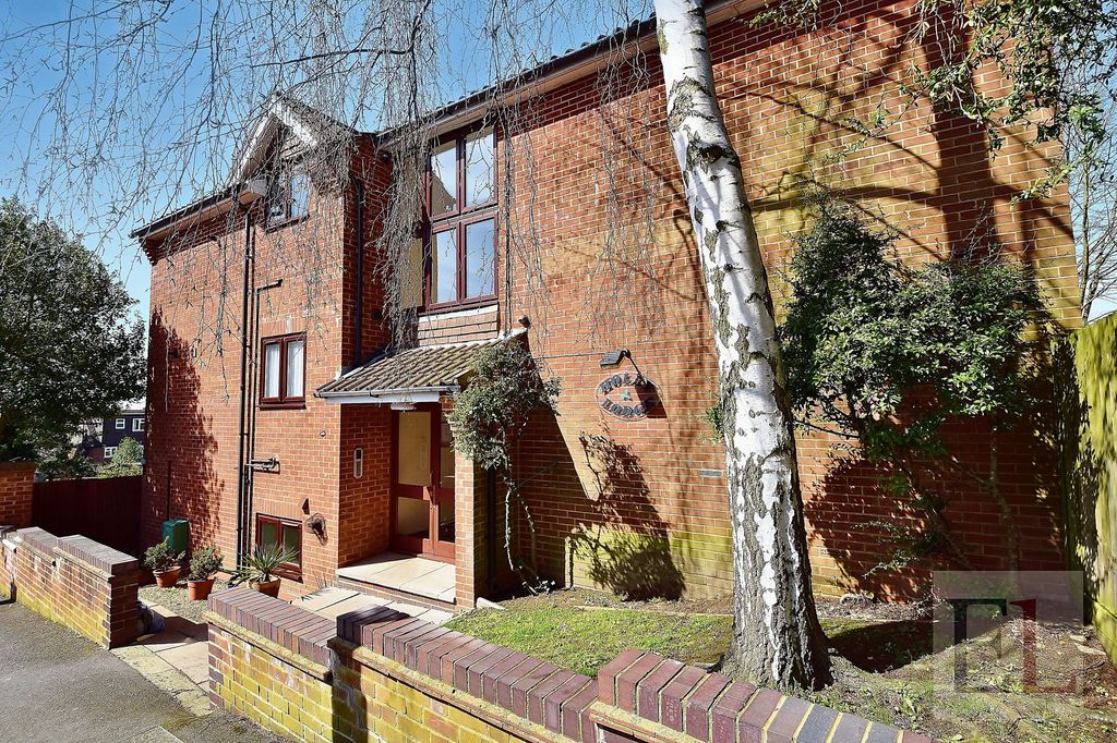 Property photo 1 of 5