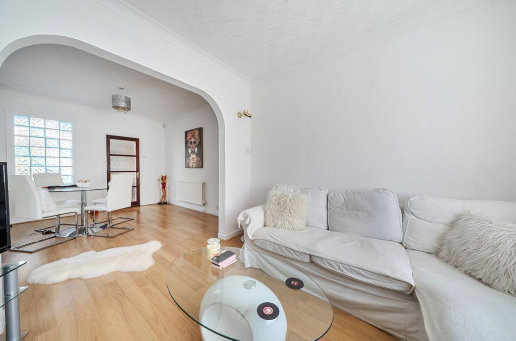 Property photo 3 of 24