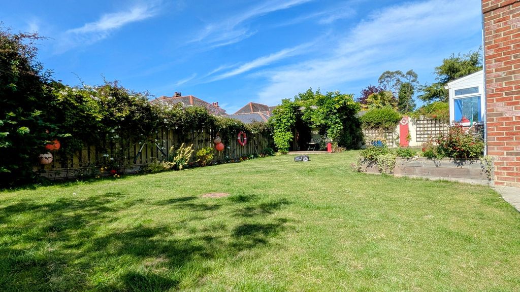 Property photo 2 of 30