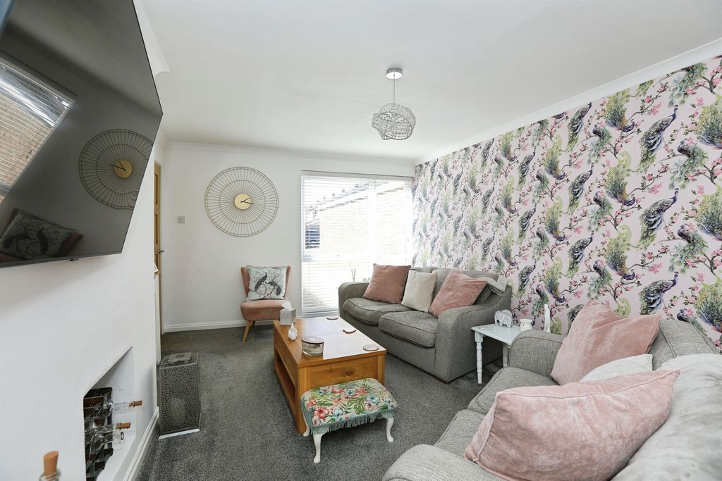 Property photo 3 of 16