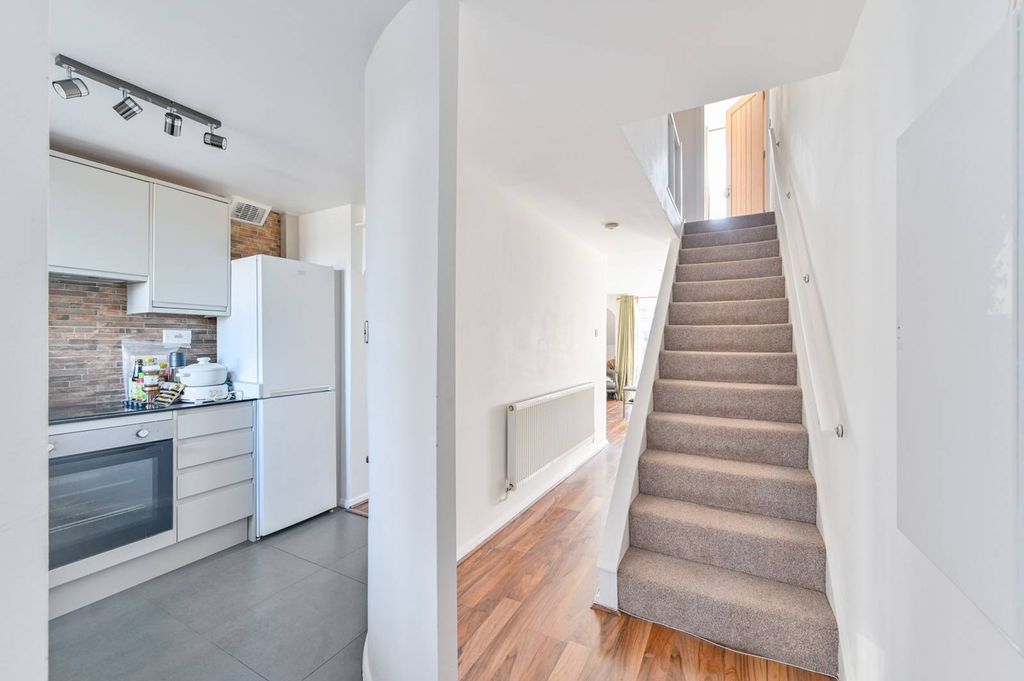 Property photo 3 of 10