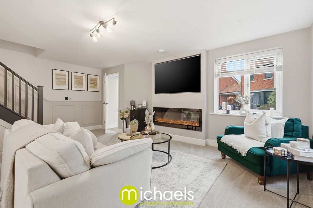 Property photo 2 of 28