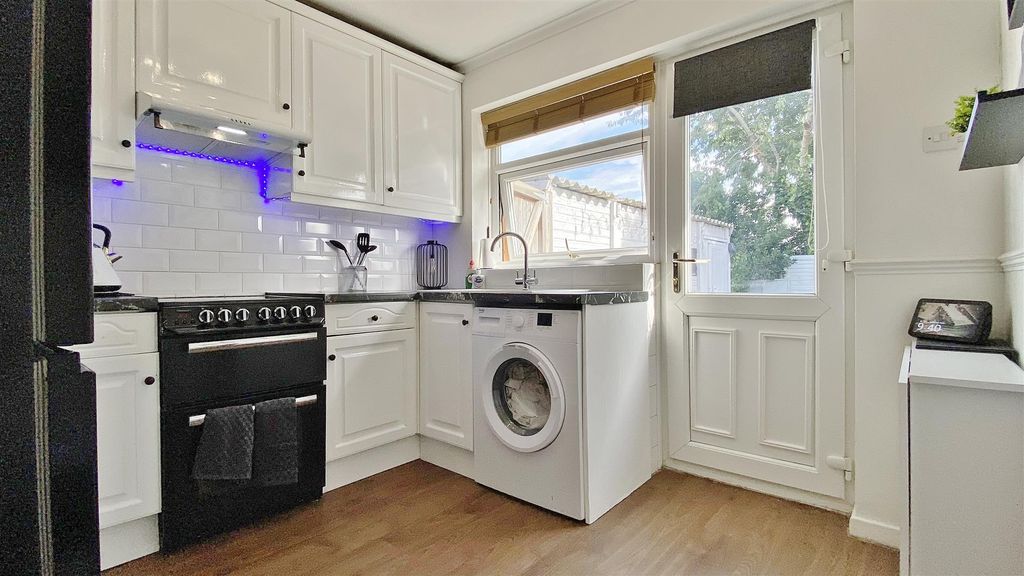 Property photo 2 of 15 Kitchen