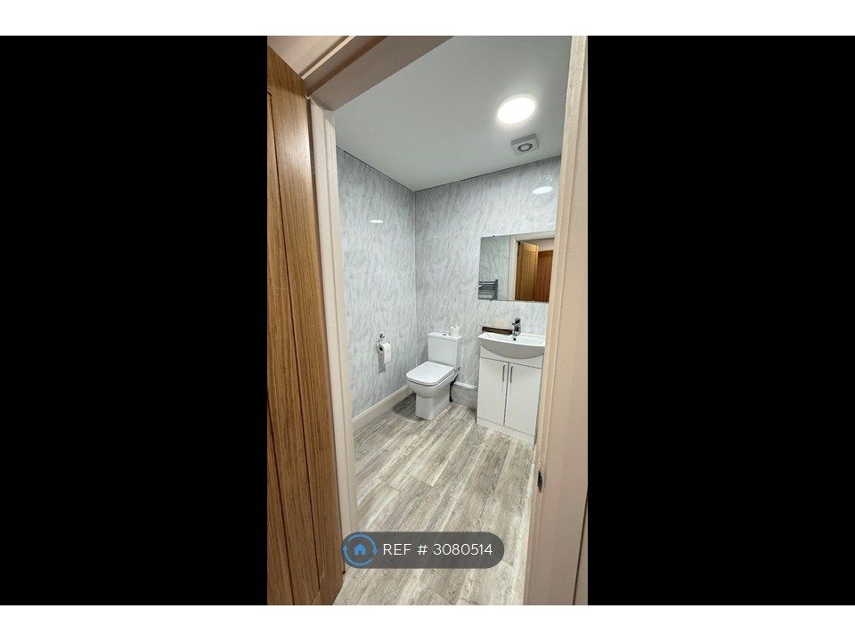 Property photo 3 of 8 Shower Room
