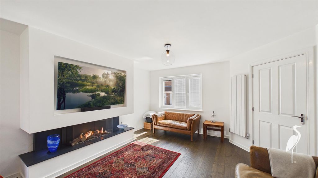 Property photo 2 of 32 Lounge/Dining Area