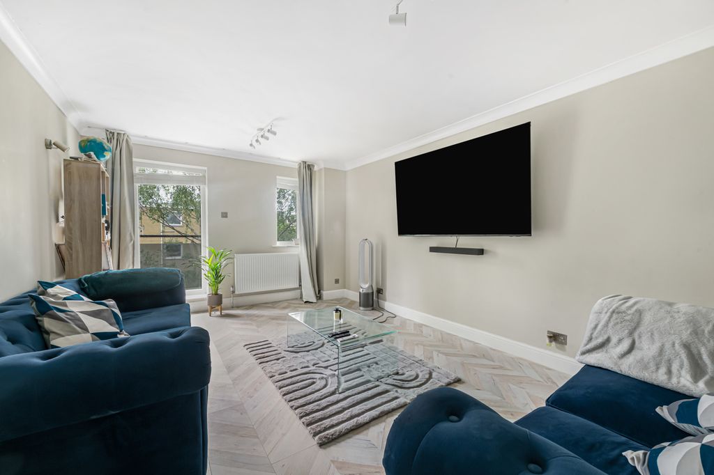 Property photo 1 of 22 Reception Room
