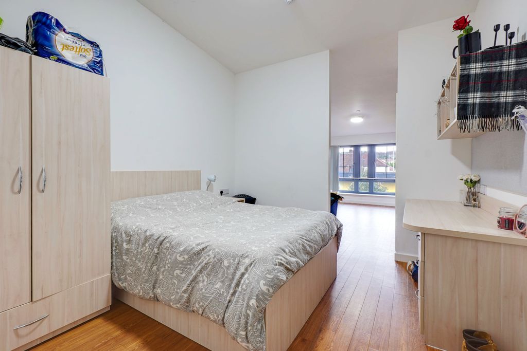 Property photo 3 of 8 Photo 3