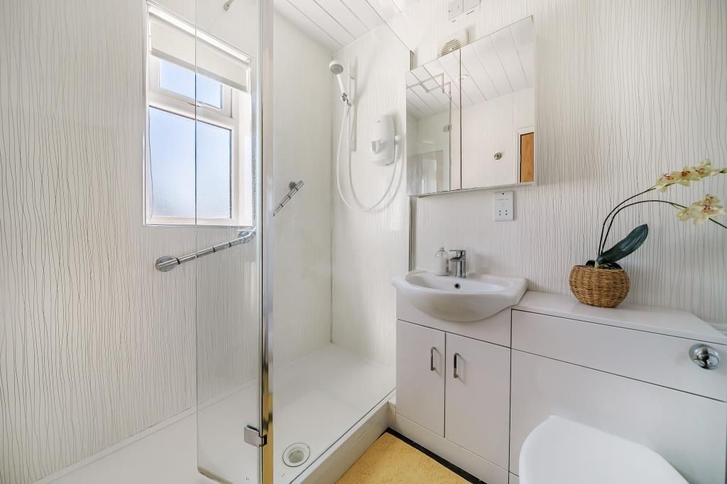 Property photo 3 of 26 Bathroom