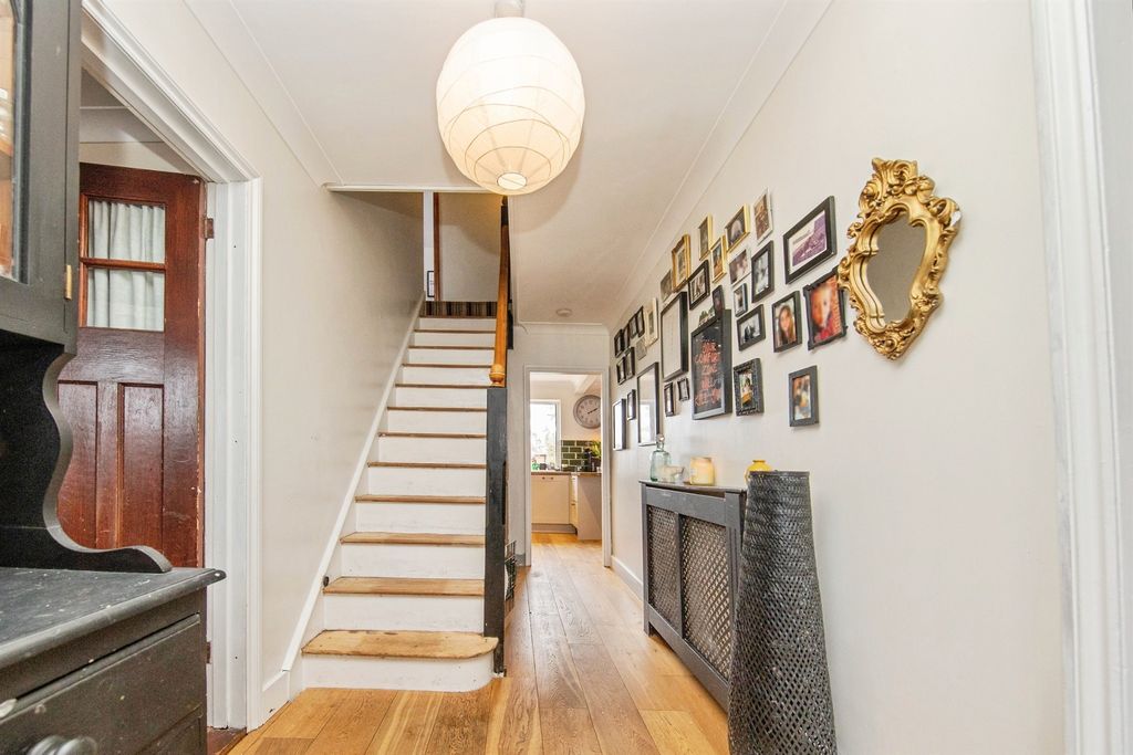 Property photo 2 of 24