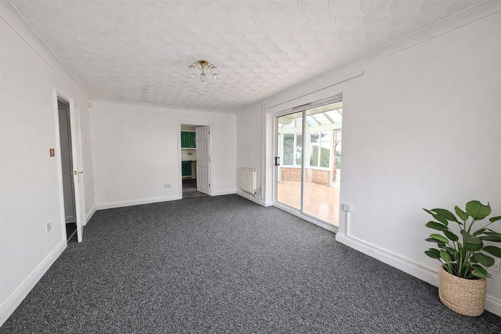 Property photo 3 of 11 Lr2.Jpg
