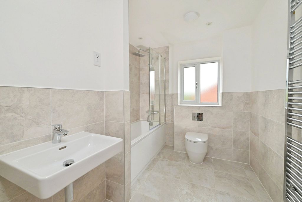 Property photo 2 of 6 Bathroom