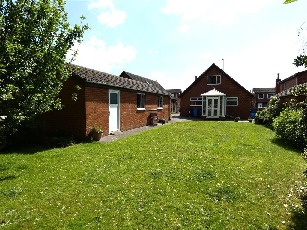 Property photo 2 of 17