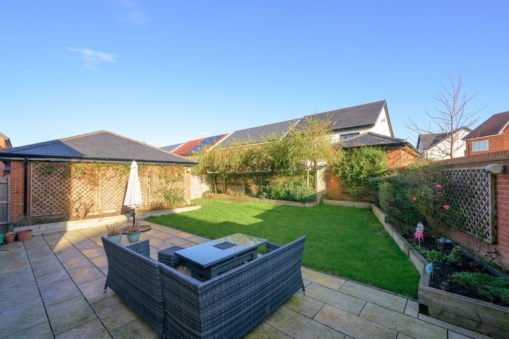 Additional image 16 of 5 bed detached house for saleValehouse Close, Hampton Water PE7
