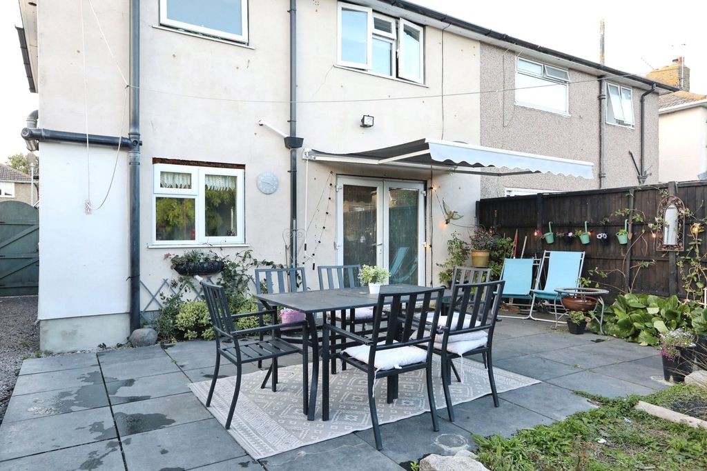 Property photo 3 of 17 Photo