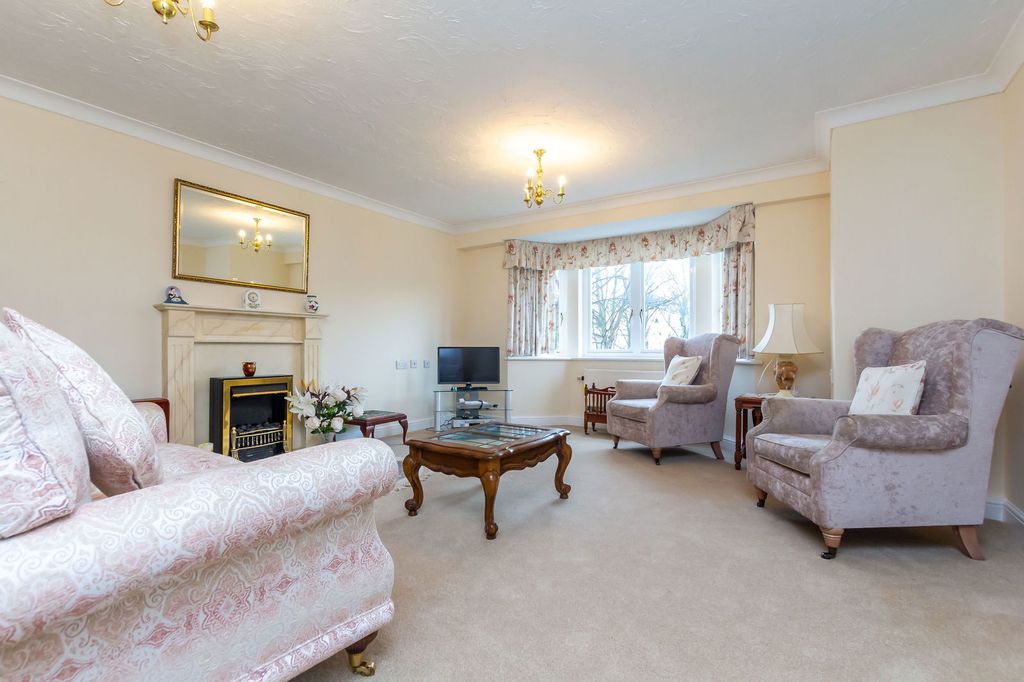 Property photo 2 of 18