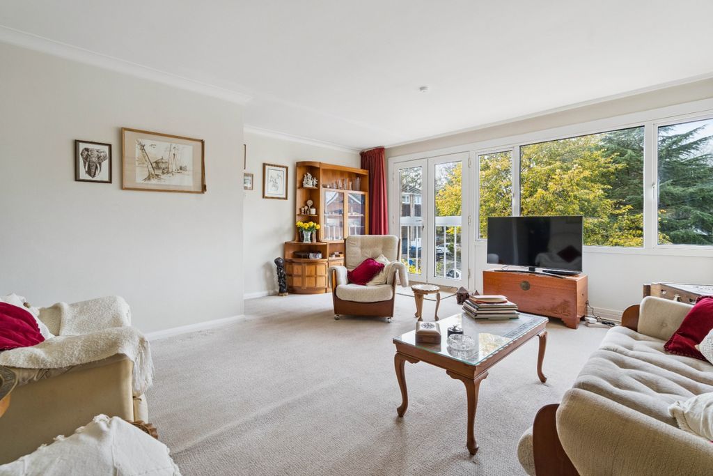 Property photo 3 of 11 4636375