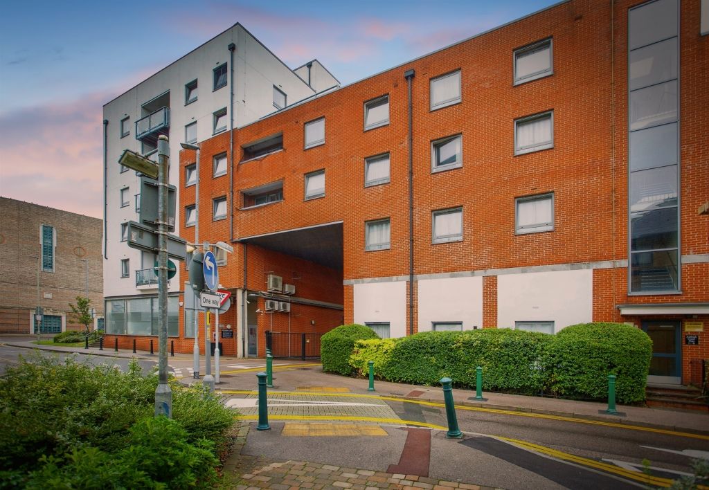 Property photo 1 of 16