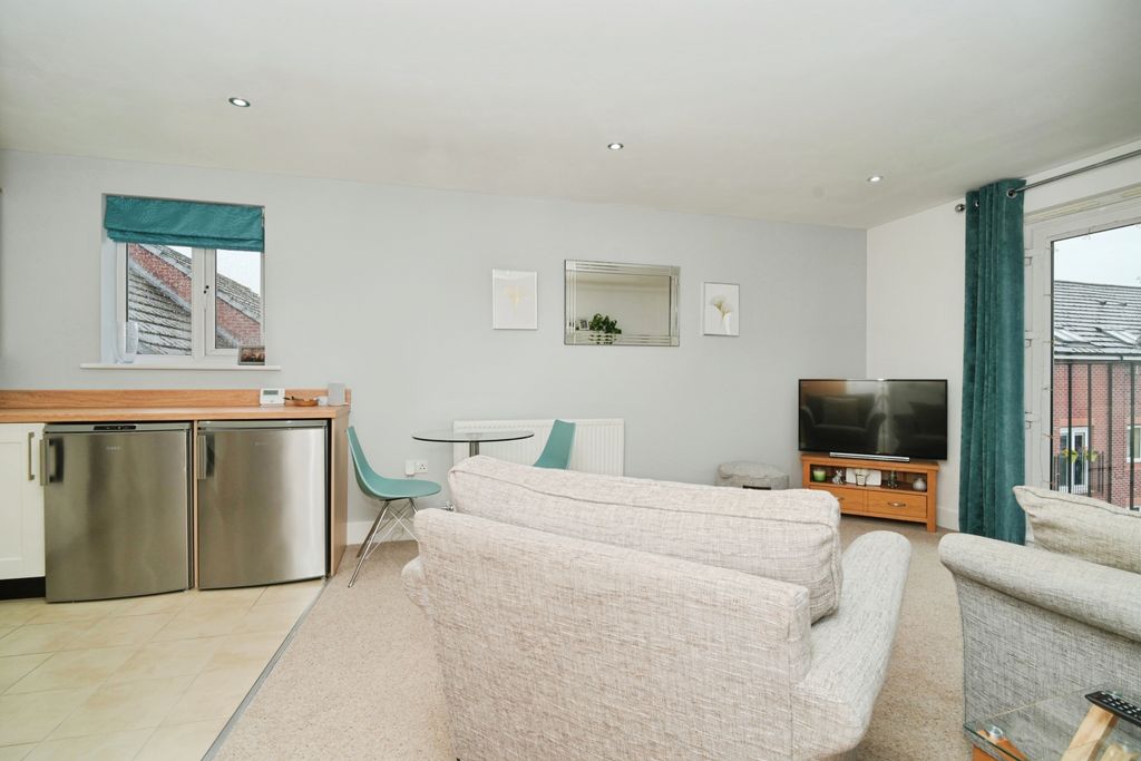 Property photo 3 of 15