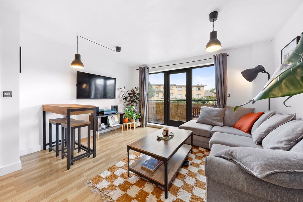 Property photo 1 of 10 1 Bedroom Apartment For Sale