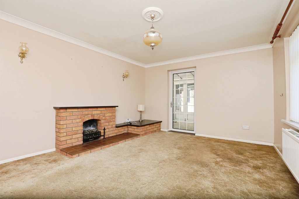 Property photo 3 of 15