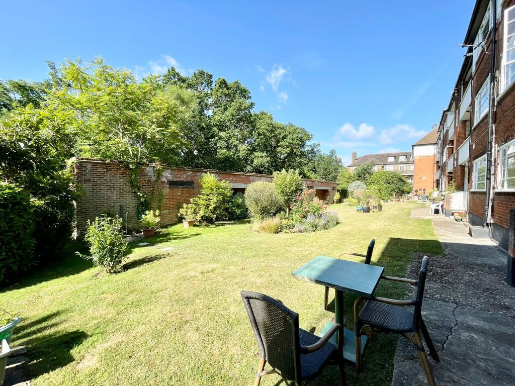 Property photo 3 of 29