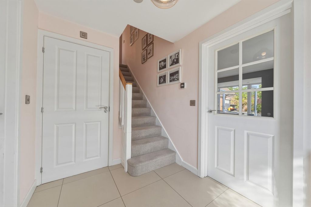Property photo 2 of 29 2612368 1 Mountain Ash_003.Jpg