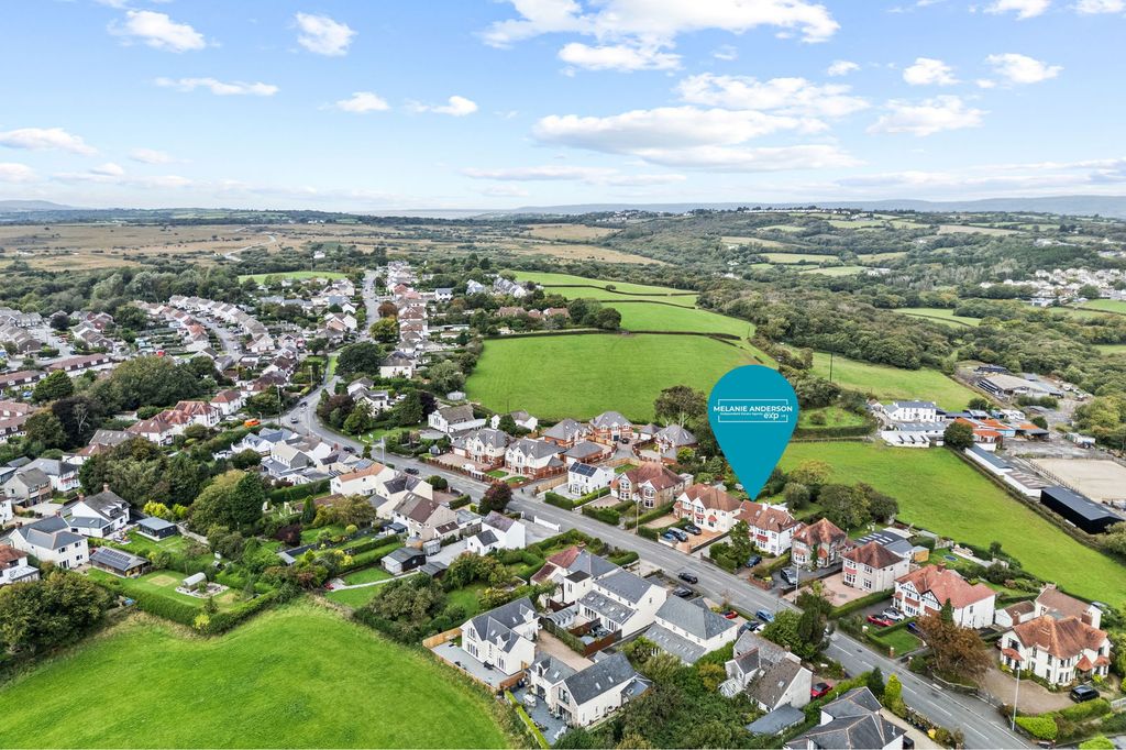 Property photo 3 of 34