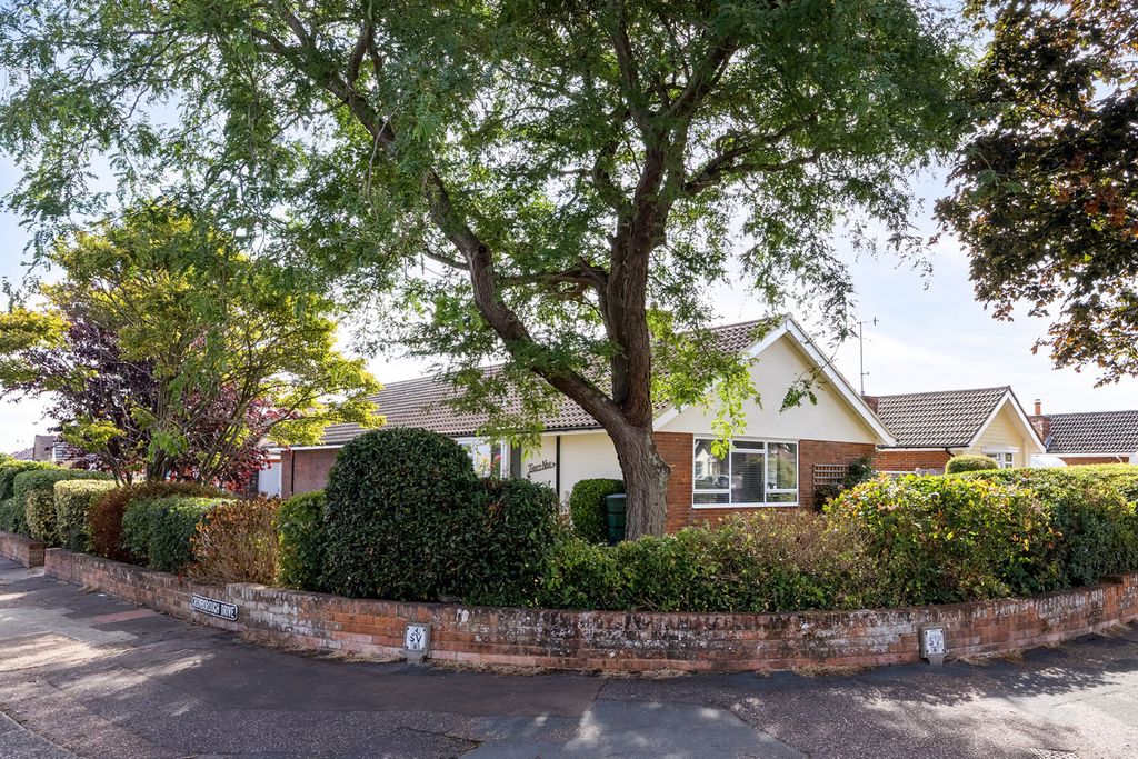 Property photo 2 of 20