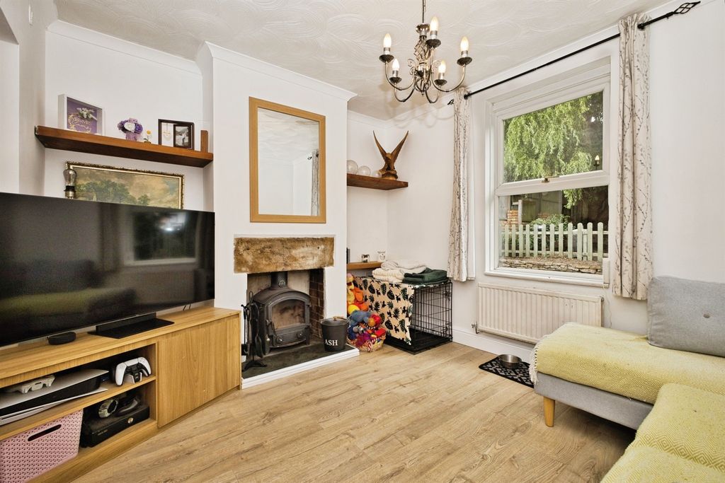 Property photo 2 of 13