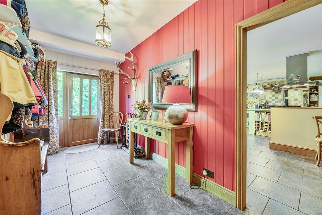 Property photo 3 of 37