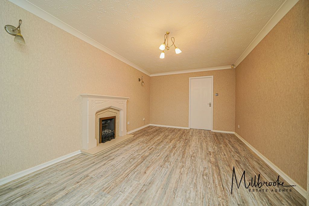 Property photo 2 of 23