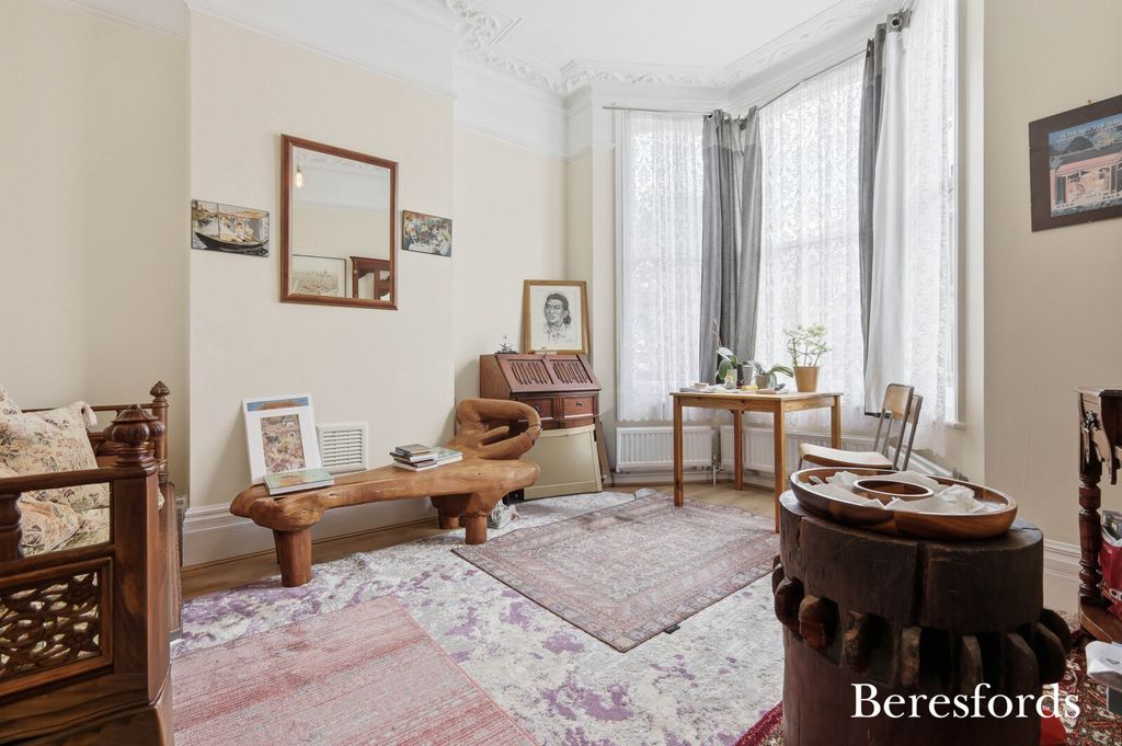 Property photo 2 of 20 Picture No. 12