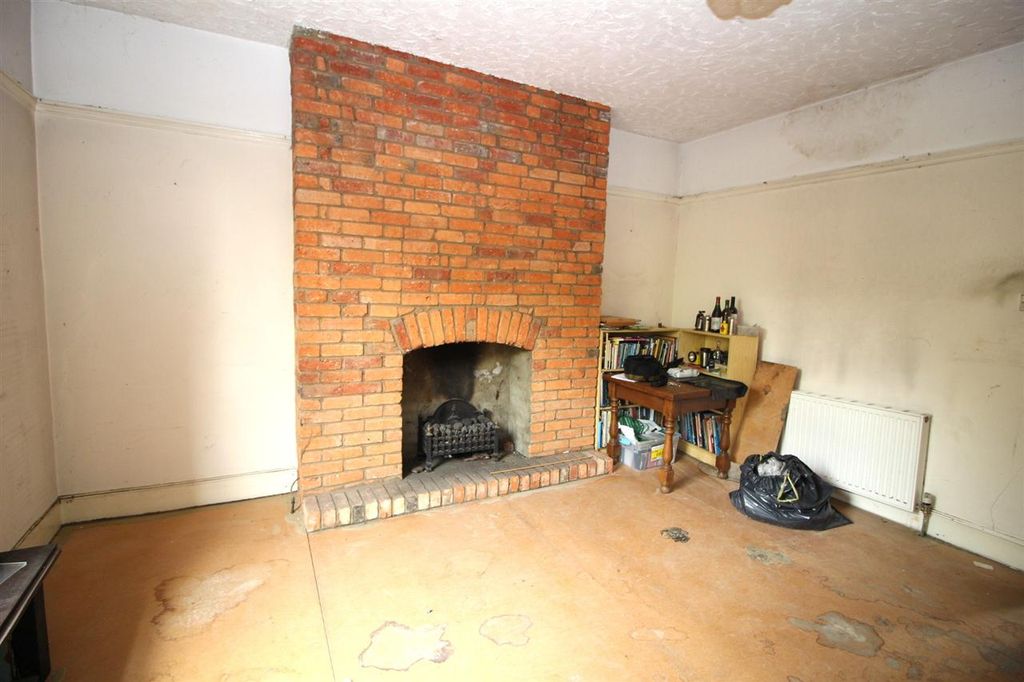 Property photo 2 of 9
