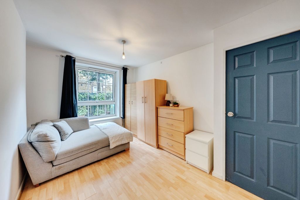Property photo 3 of 20 A7S06216Hdr