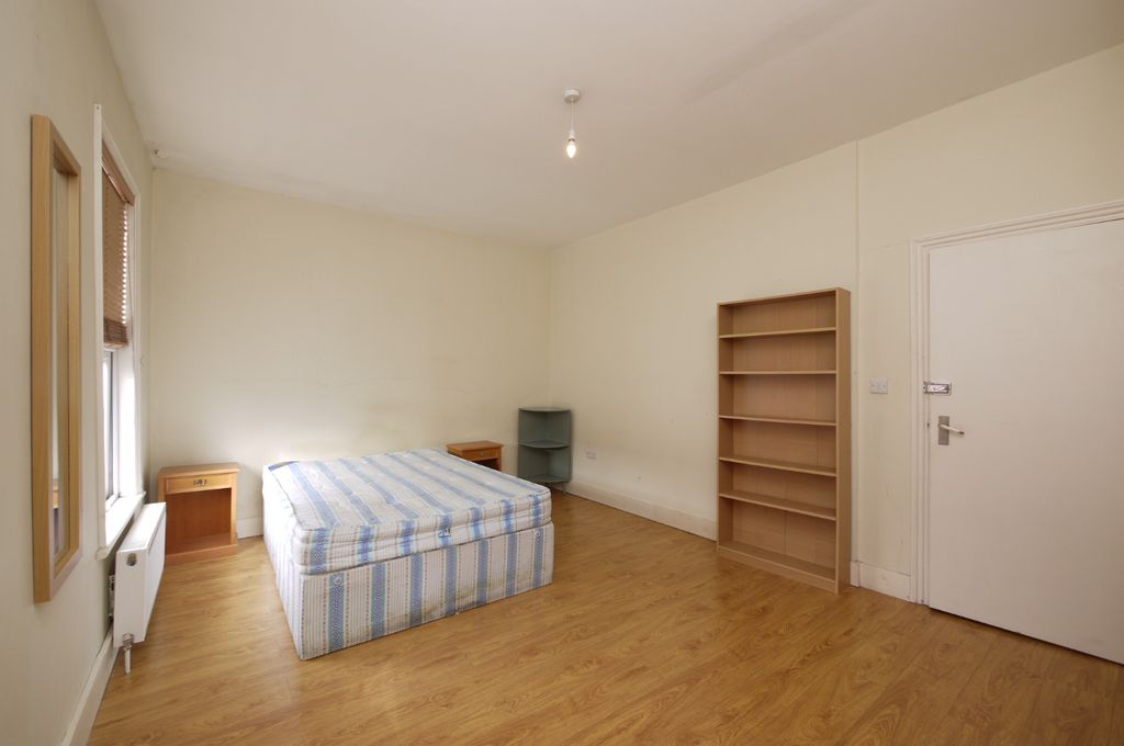 Property photo 2 of 7 5021261