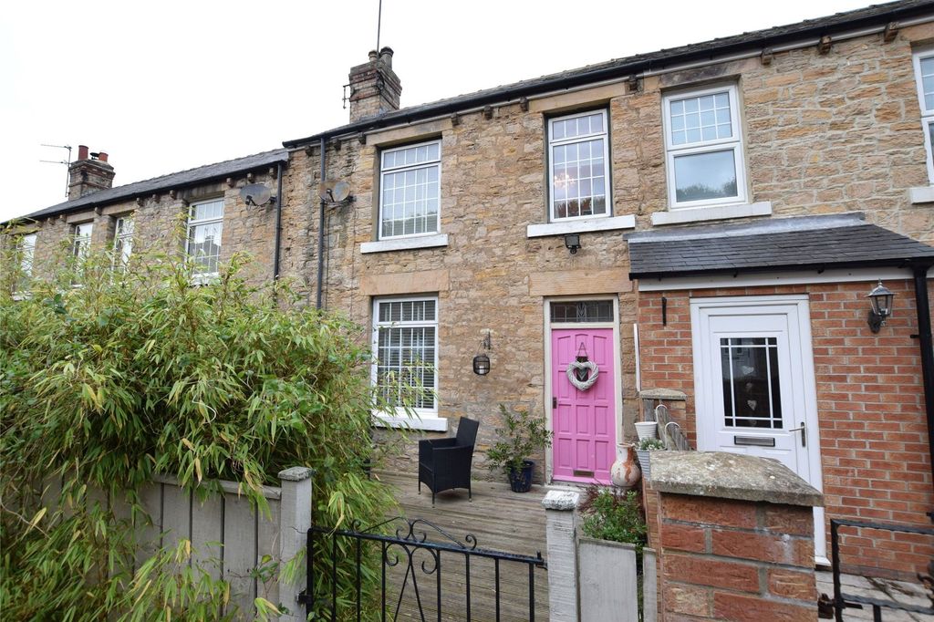 Property photo 1 of 12 External