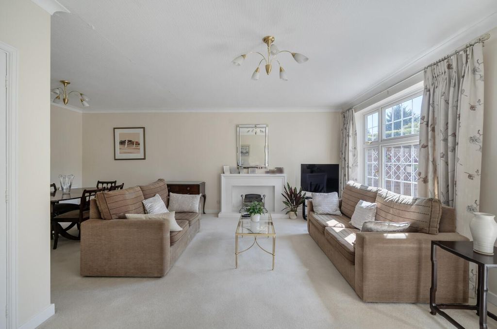 Property photo 3 of 17 Davidson Frost-Wellings,Dfw, Sunningdale Close, Ha