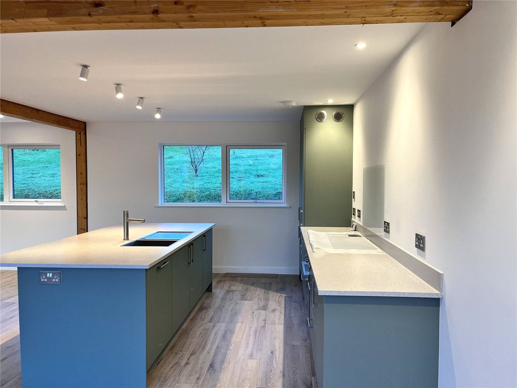 Property photo 3 of 11 Picture No. 22