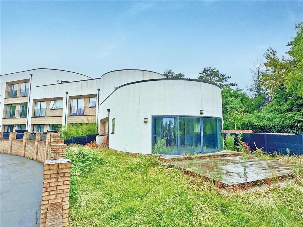 Property photo 1 of 8