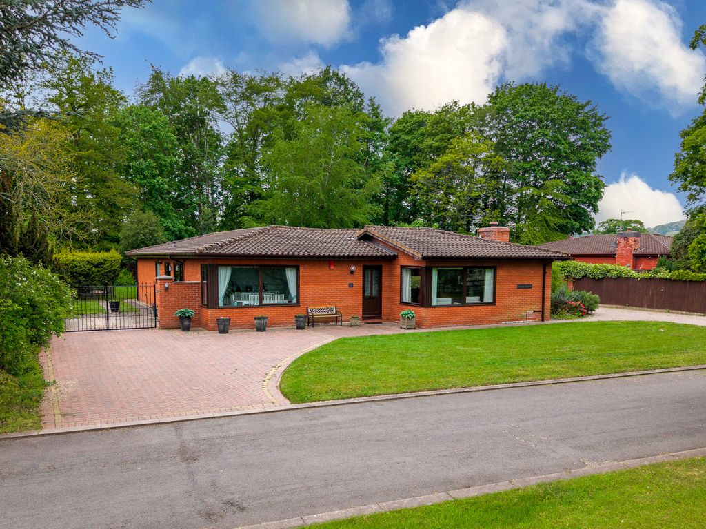 Property photo 1 of 32
