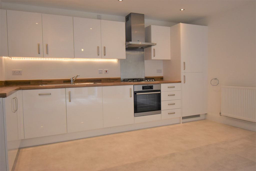 Property photo 2 of 9 2