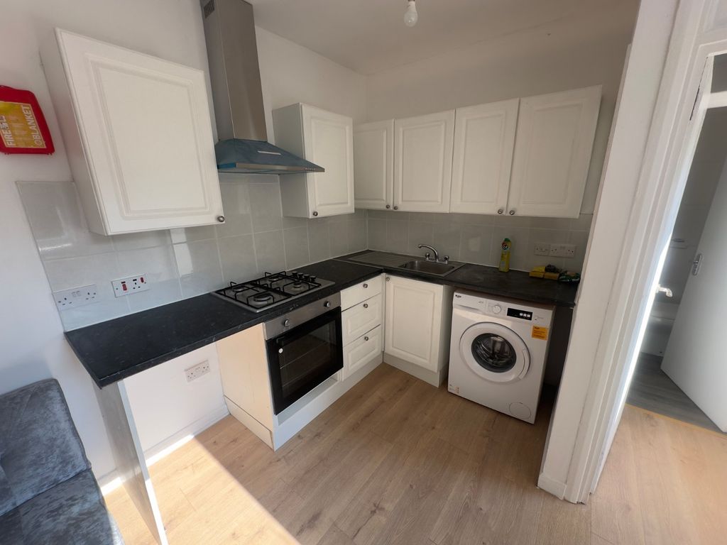 Property photo 1 of 10 Picture No. 18