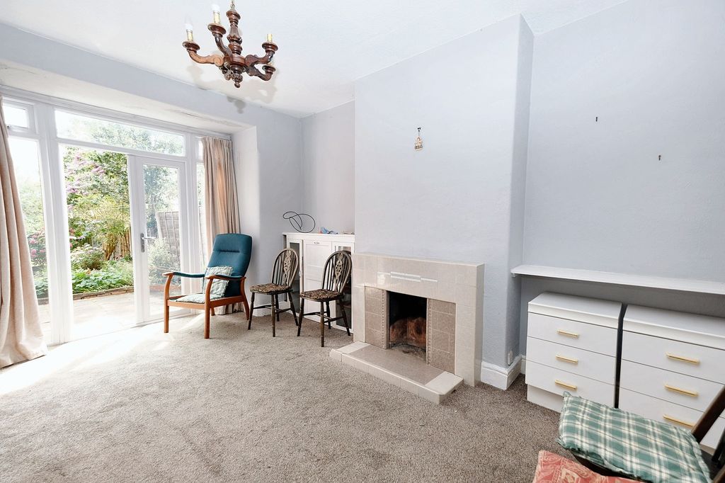 Property photo 3 of 18