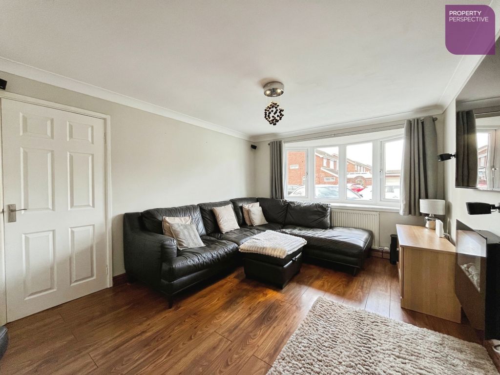 Property photo 3 of 22 Living/Dining Room