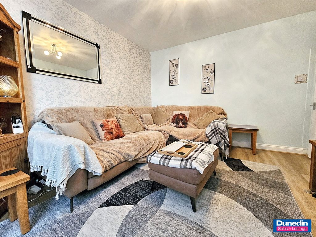 Property photo 2 of 21 Picture No. 20