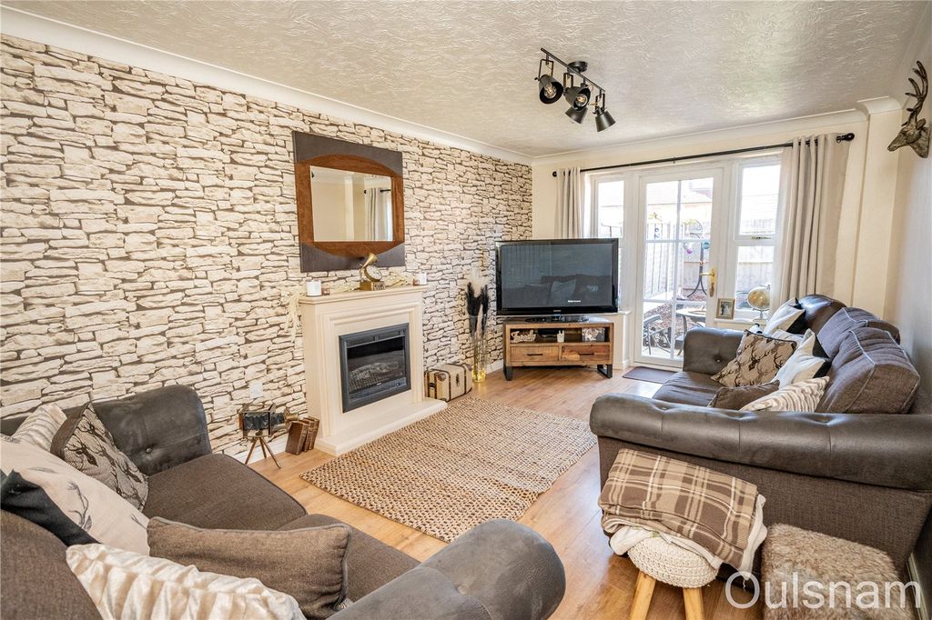 Property photo 2 of 33 Picture No. 05