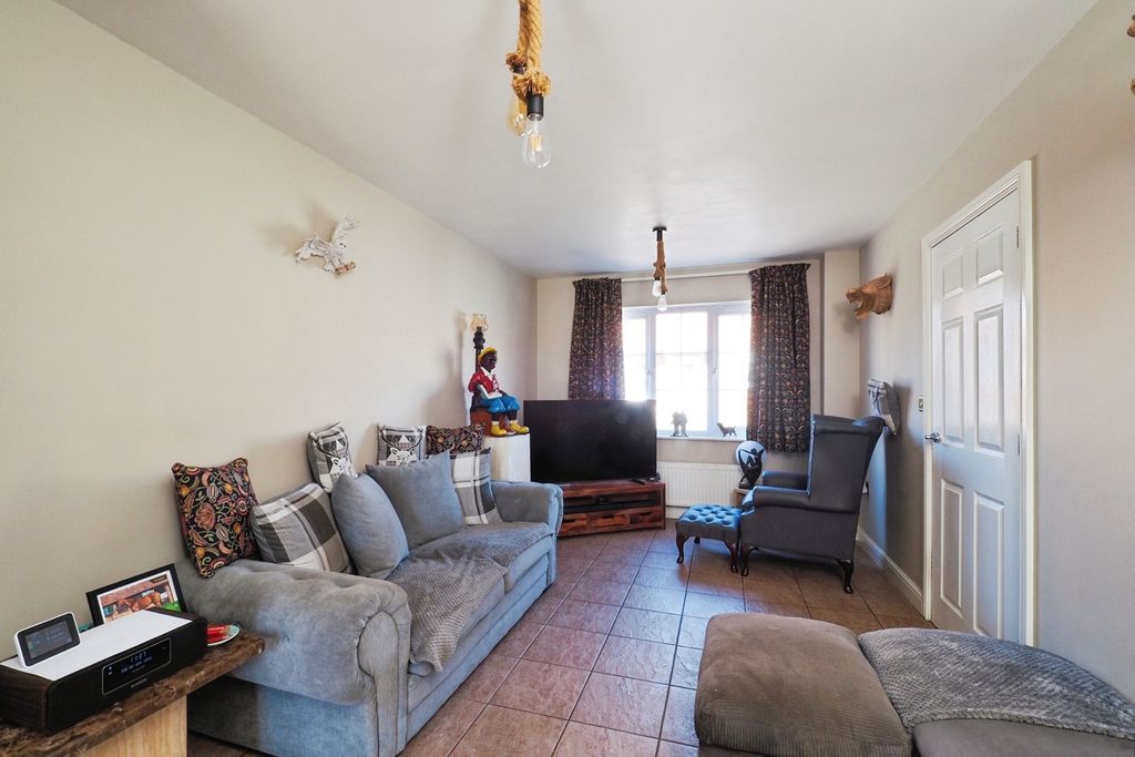 Property photo 3 of 20 Pbox-Img.Jpg