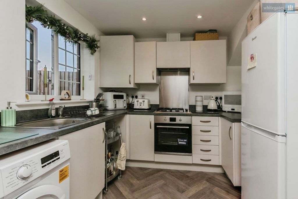 Property photo 3 of 17 Pbox-Img.Jpg