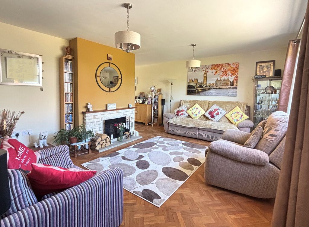 Property photo 3 of 19 Sitting Room 1
